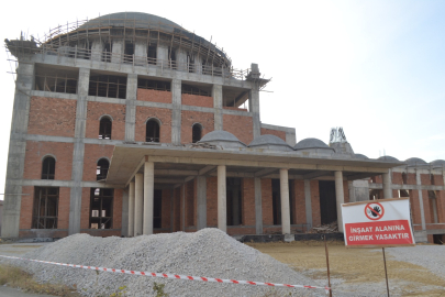 ÜNİVERSİTE CAMİSİNİN KABA İNŞAATI BİTTİ