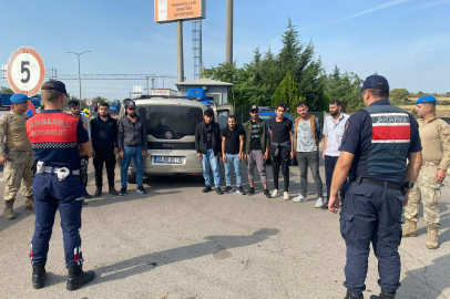 EDİRNE'DE 776 DÜZENSİZ GÖÇMEN YAKALANDI