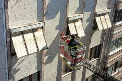 İPE ASILI KALAN GÜVERCİNİ İTFAİYE KURTARDI