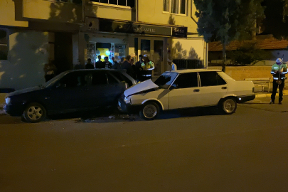 OTOMOBİL PARK HALİNDEKİ ARACA ÇARPTI