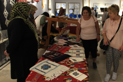 CUMHURİYETİN 100. YILINDA GEÇMİŞTEN GELECEĞE İZLER SERGİSİ AÇILDI