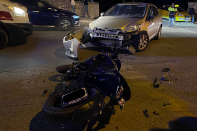 EDİRNE'DE OTOMOBİLLE MOTOSİKLET ÇARPIŞTI