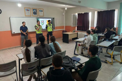 JANDARMANIN TRAFİK EĞİTİMLERİ SÜRÜYOR