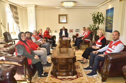 VALİ SEZER'E ZİYARETLER SÜRÜYOR