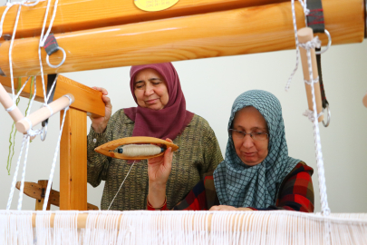 KARACAKILAVUZ DOKUMASINI 20 YILDIR KADINLARA ÖĞRETİYOR