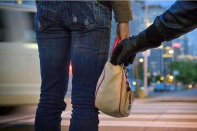 EVRAKLARININ OLDUĞU ÇANTA KAYBOLDU