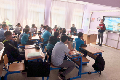 JANDARMADAN ÖĞRENCİLERE SİBER EĞİTİM