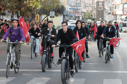 100 ÖĞRENCİ CUMHURİYET'İN 100. YILI DOLAYISIYLA PEDALA BASTI