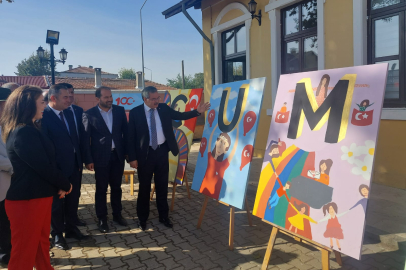 DEZAVANTAJLI ÖĞRENCİLERDEN 100. YIL RESİM SERGİSİ