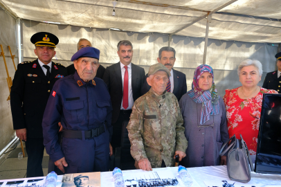 YILLAR SONRA ASKERİ ÜNİFORMA GİYDİLER