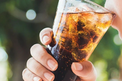 ARKADAŞININ VERDİĞİ KOLA BAYILTTI