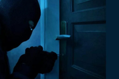 İŞYERİNDEN PARA VE MALZEME ÇALDI