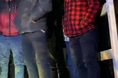 KAMYONETTEN 21 DÜZENSİZ GÖÇMEN ÇIKTI