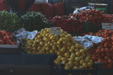 TEZGAHINDAN MALLARI ÇALINDI