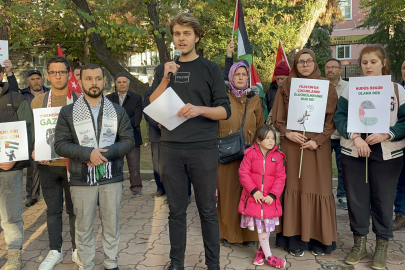 Öğrenciler İsrail'in saldırılarını kınadı