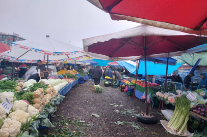 Cumartesi Pazarı’nda yağmur durgunluğu