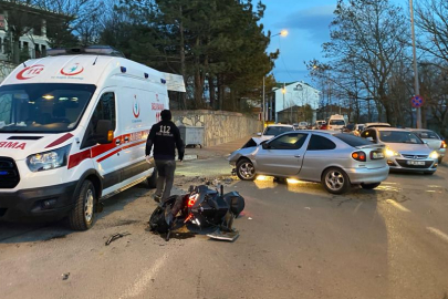 Otomobil ile motosiklet çarpıştı: 2 yaralı