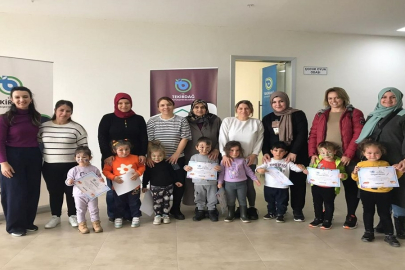 Çocuk etkinlikleri grubunda belge töreni