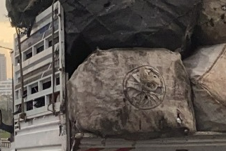 Çuvallar dolusu çorapları çalındı