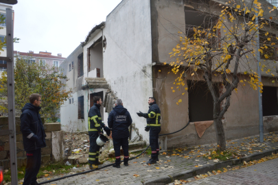 Metruk binada yangın çıktı