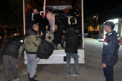 Kamyonet içerisinde 41 kaçak göçmen yakalandı