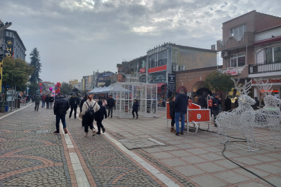 Saraçlar Caddesi’nde 2023’ün son yoğunluğu