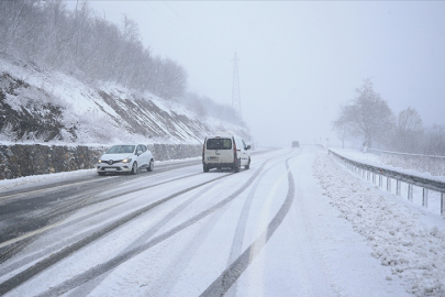 Edirne'nin bazı ilçelerinde kar nedeniyle eğitime yarın ara verildi