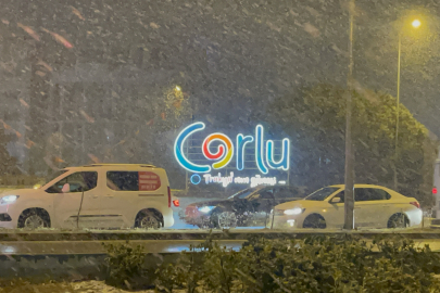 Kırklareli ve Tekirdağ'da kar yağışı etkili oluyor