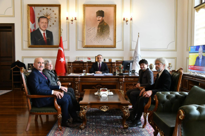 Macar sanatçılar Vali Soytürk’ü ziyaret etti