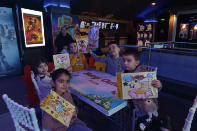 Çocuklar kum boyama etkinliğinde buluştu