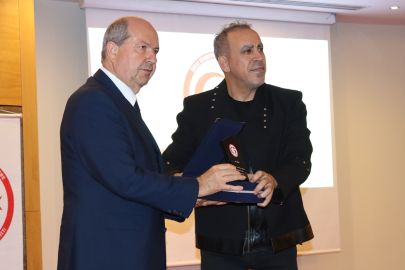 Haluk Levent'e KKTC'de "Vatanseverlik Ödülü"
