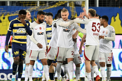 Galatasaray deplasmandan lider dönüyor