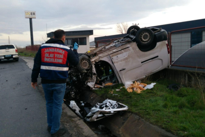 Devrilen hafif ticari aracın sürücüsü öldü