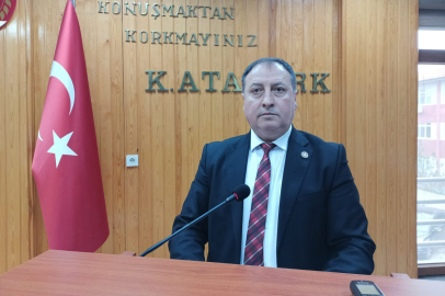 Gündoğdu; “Şehitliğe uygun bir bayrak direği yok”