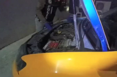 Taksinin motorundan esrar ve kokain çıktı
