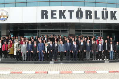 Tabakoğlu yeni personellerle bir arada