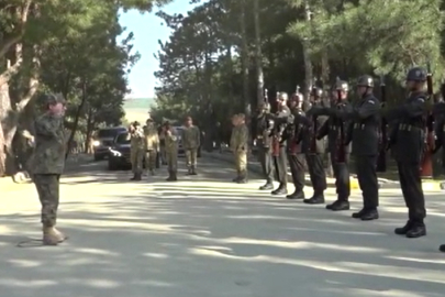 Orgeneral Bayraktaroğlu'ndan sınır karakollarına bayram ziyareti