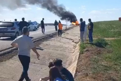 Kakava Şenlikleri'ne giden gençlerin aracı alev aldı