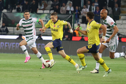 Fenerbahçe'nin Son 2 Deplasman Maçında 4 Puan Kaybı: Şampiyonluk Yarışında Geri Düşme Tehlikesiyle Karşı Karşıya mı?"