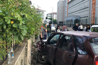 Ehliyetsiz sürücü izinsiz aldığı arabayla kaza yaptı