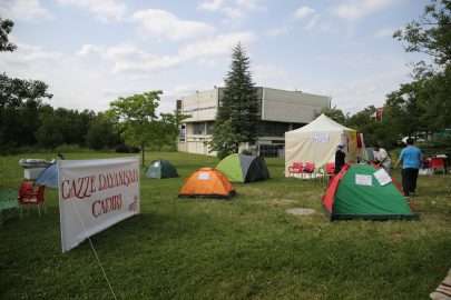 Öğrenciler Gazze'ye destek için "dayanışma çadırı" kurdu