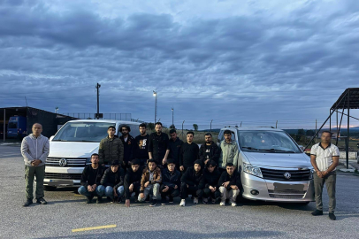 Tekirdağ'da 15 Kaçak Göçmen, Rehber ve Organizatörlerle Yakalandı