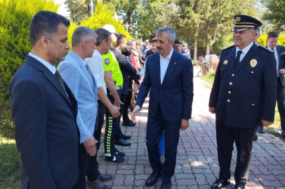 Vali Sezer, Polis ve Askerlerle Bayramlaştı