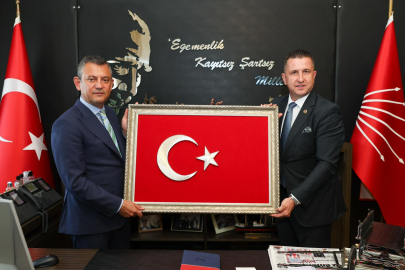 Geldi’den Özel’e Ziyaret