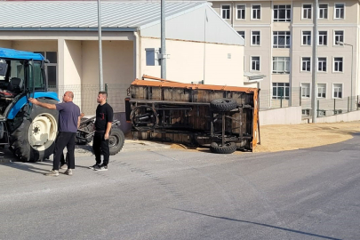 Edirne’de Buğday Yüklü Traktör Devrildi