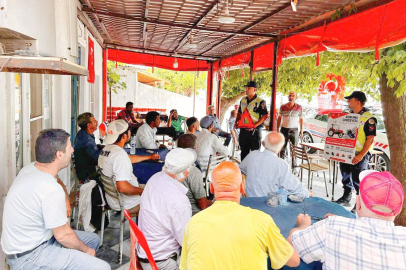 Jandarmadan Tarım Araçlarıyla İlgili Trafik Bilgilendirme Faaliyeti