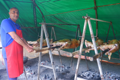 Kırkpınar'ın Geleneksel Lezzeti Kuzu Çevirme Sarayiçi'ndeki Yerini Aldı