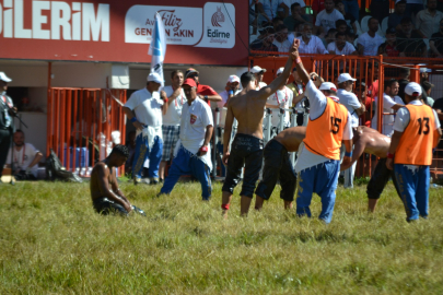 Edirneli Pehlivandan Çeyrek Final Öncesi Veda
