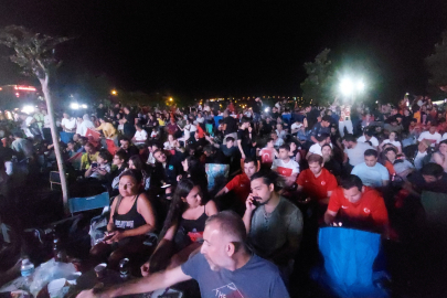 Milli Takım Maçında Adım Atılacak Yer Kalmadı