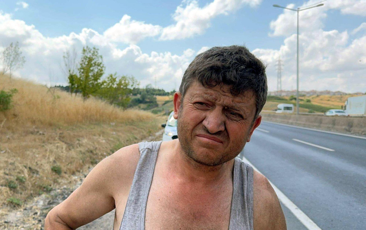 Kamyonet Yan Yattı; Sürücü Yara Almadan Kurtuldu - Batı Ekspres